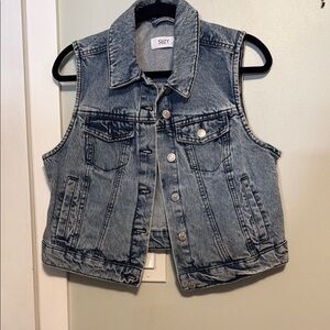 Suzy Shier Blue Denim Jean Vest - Large